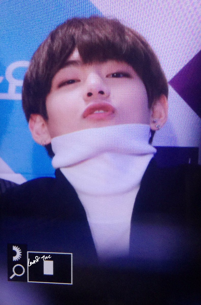 loveandtrue_'s tweet photo. 161226
😗😗😗😗
#뷔 #태형 #방탄소년단 #BTS #V @BTS_twt https://t.co/uVdpj0ZX3Z