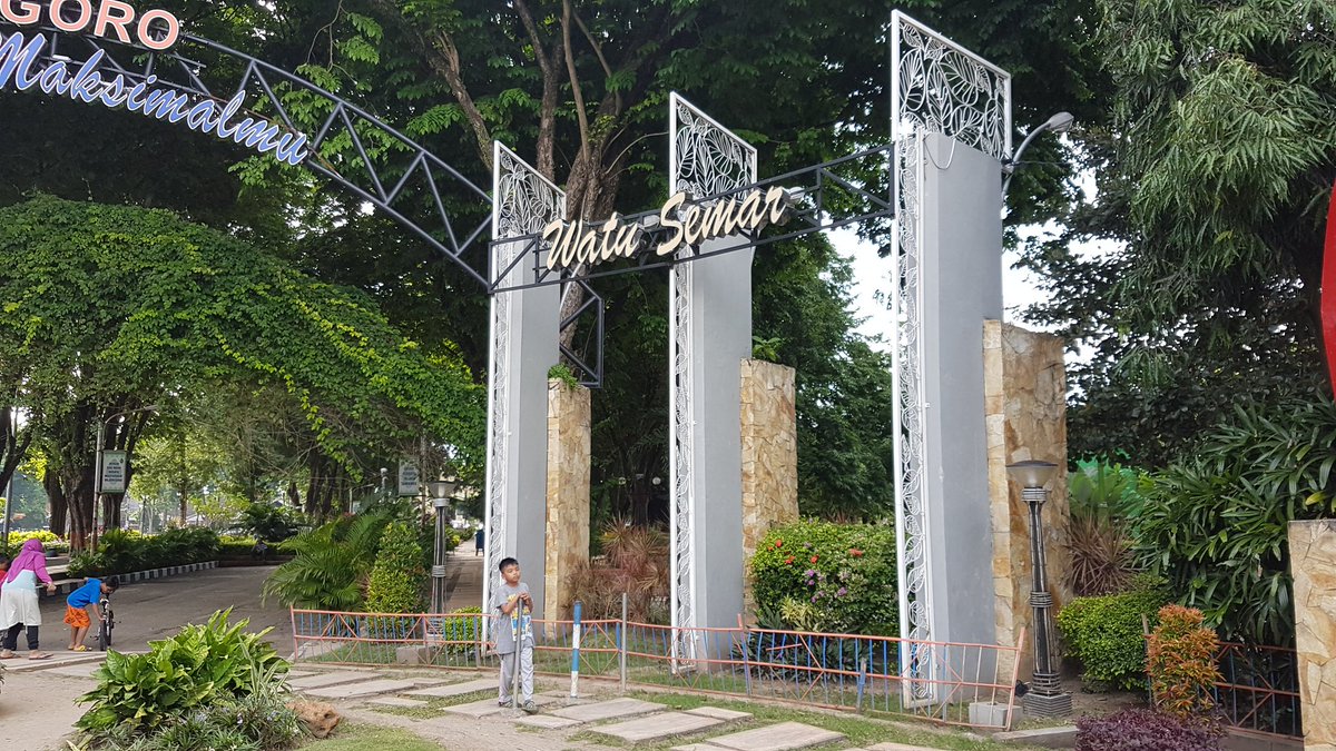 Watu Semar Alon-Alon Kota di Kabupaten <a href="/kabarbjn/">Kabar Bojonegoro</a> <a href="/Kab_Bojonegoro/">Bojonegoro</a>