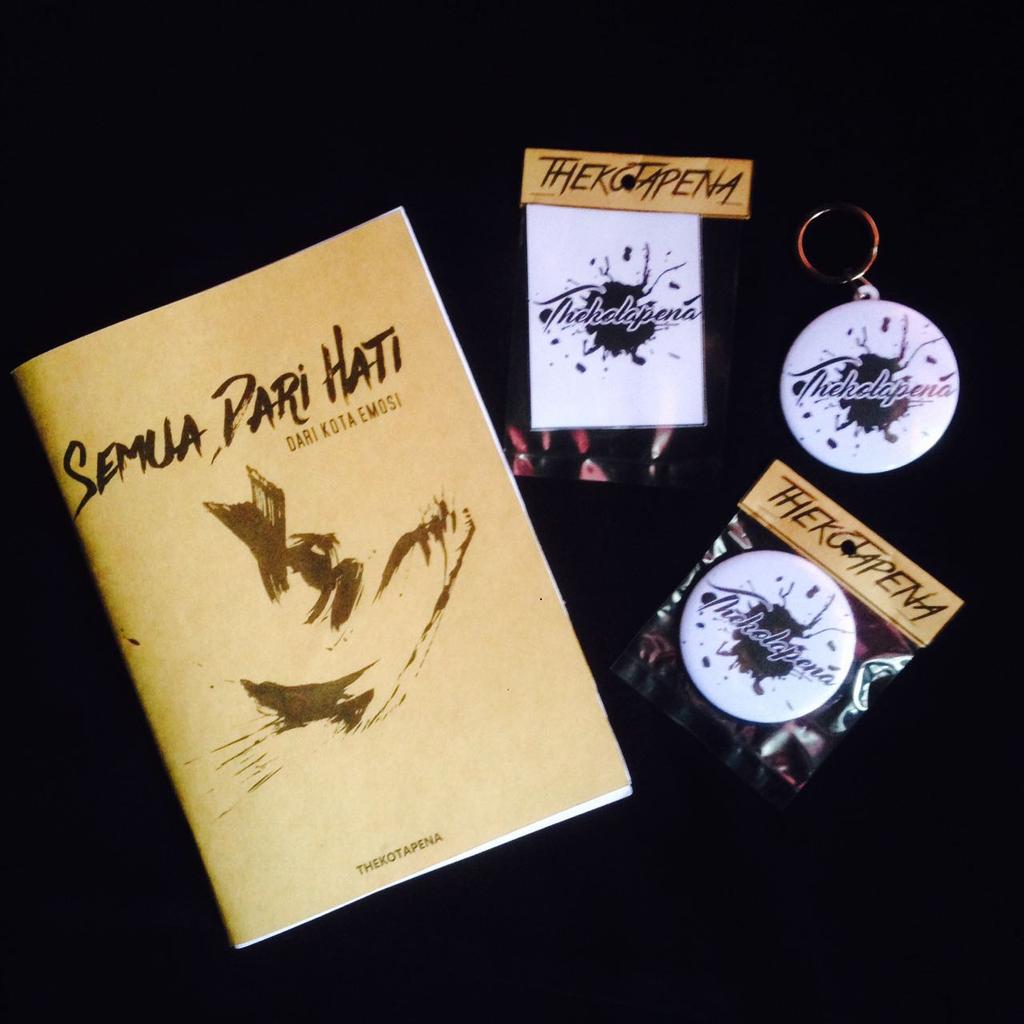 kotapena_'s tweet photo. Dapatkan zine sulung kami. WhatsApp 0135699713 atau DM. Promosi harga combo RM13 tidak termasuk harga pos. https://t.co/8YTkWd7cal