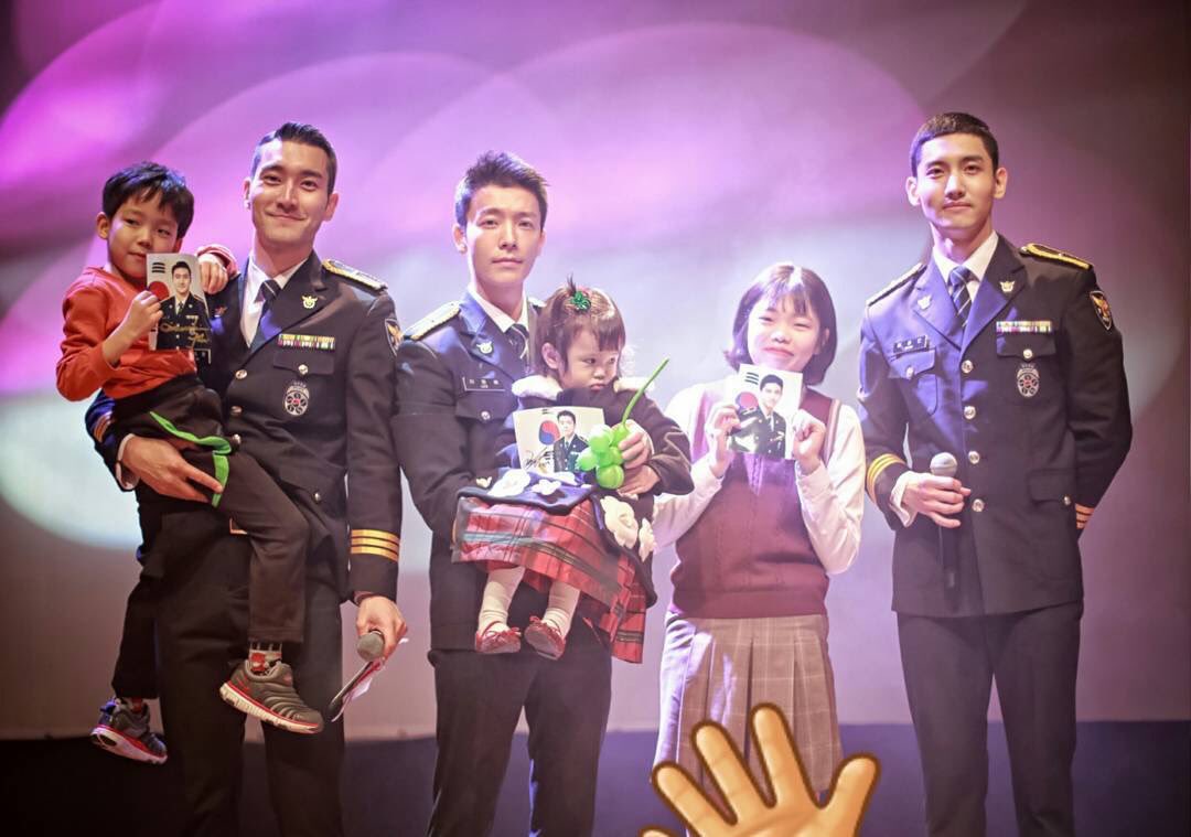 [HQ PIC] 161226 sanga_bee Instagram Update - Siwon and Donghae holding the babies~ So adorable ><