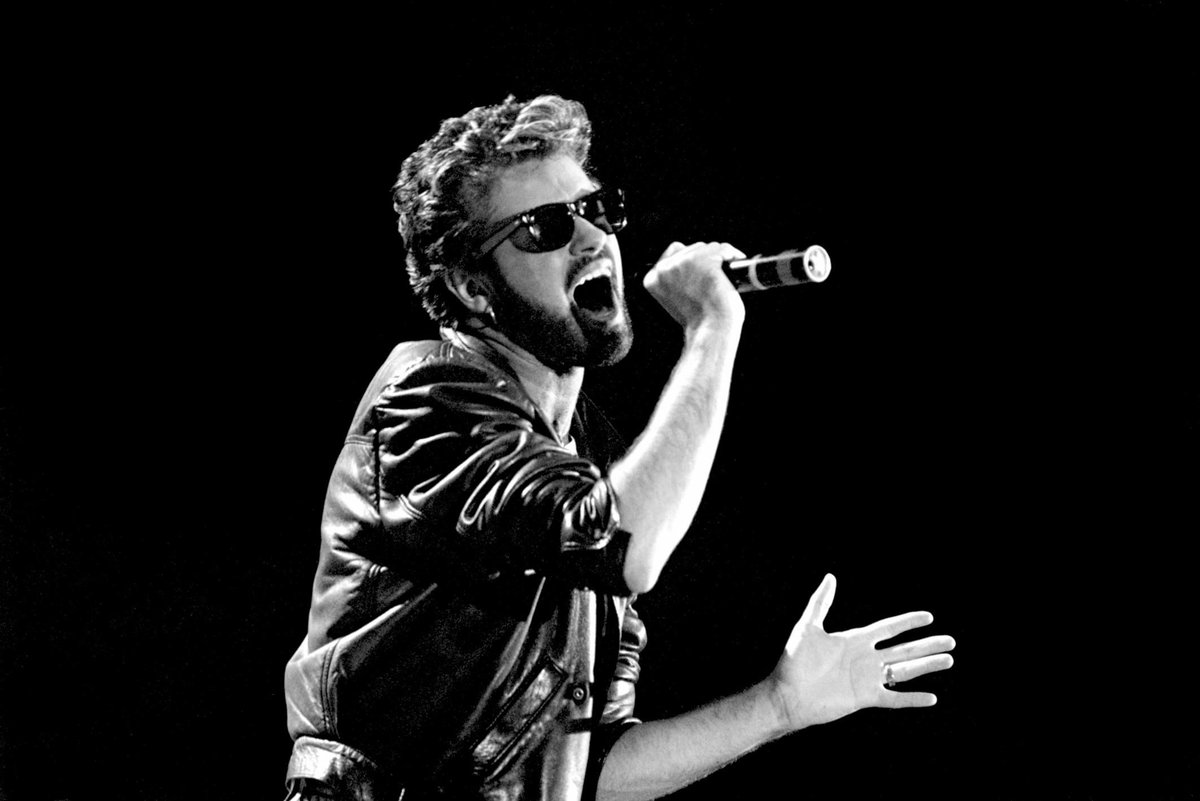Flaironline's tweet photo. Dit zijn de 5 beste nummers van George Michael volgens onze redactie https://t.co/ErLeEzXPPr https://t.co/Min8Vc0ZbP