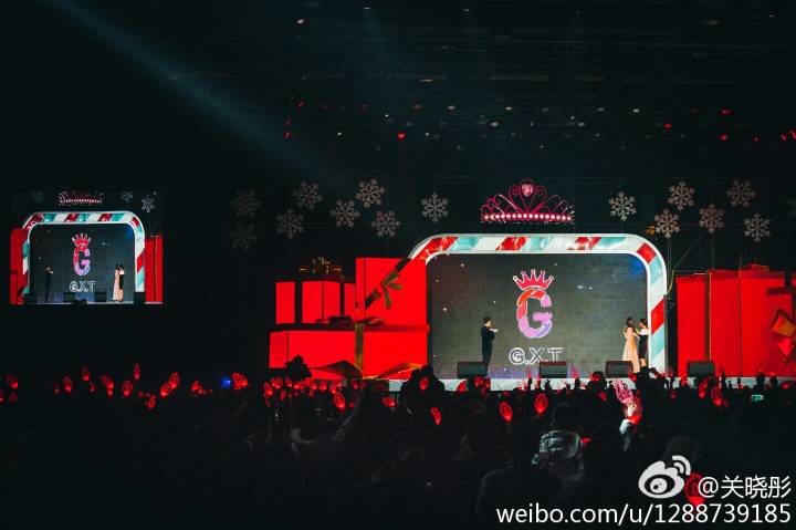 7_ELINA_M's tweet photo. 谢谢昨晚的一切 谢谢到场支持我的老师和学妹还有潘玮柏哥哥 谢谢所有幕后工作人员 谢谢你们❤谢谢爸爸妈妈的话我偷偷去说
照片太多 以后慢慢发 这是我精简出来配上强迫症的摆位
圣诞快乐 你快乐吗😵😵 https://t.co/h6xpdrRd7g