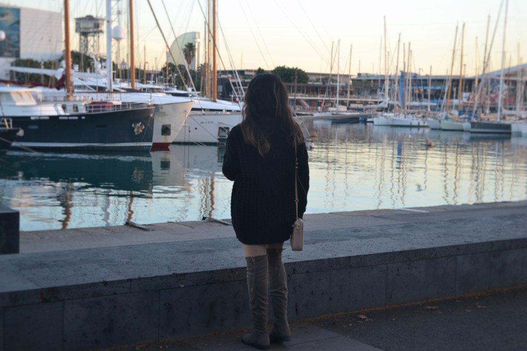 On a chilly winter day thelashesandlaces.com/2016/12/26/on-…