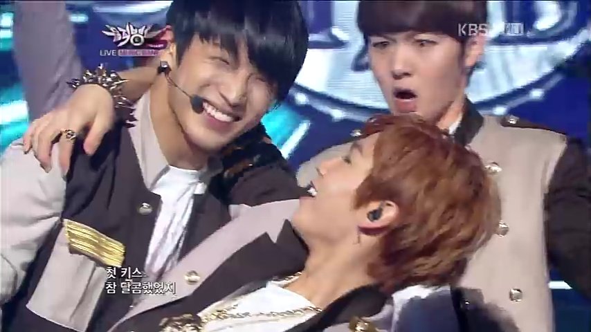 LadyLuckEXODUS's tweet photo. How remember this performance of BTOB? 😂😂 https://t.co/zp58WO2eK0