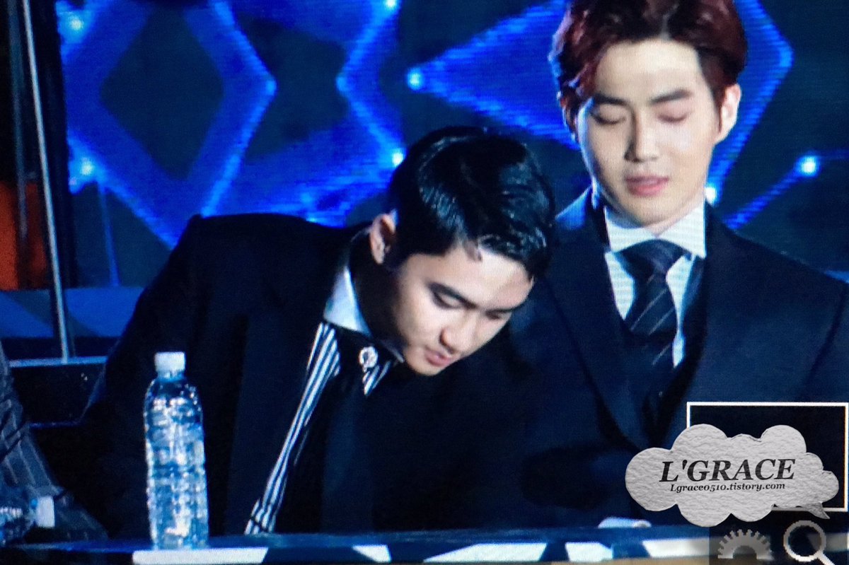 myeondo_bot's tweet photo. 도련님과 도련님✨
161226 SBS 가요대전
#면도해요 #suhodo #면뚜 https://t.co/jlP7sL8BXK