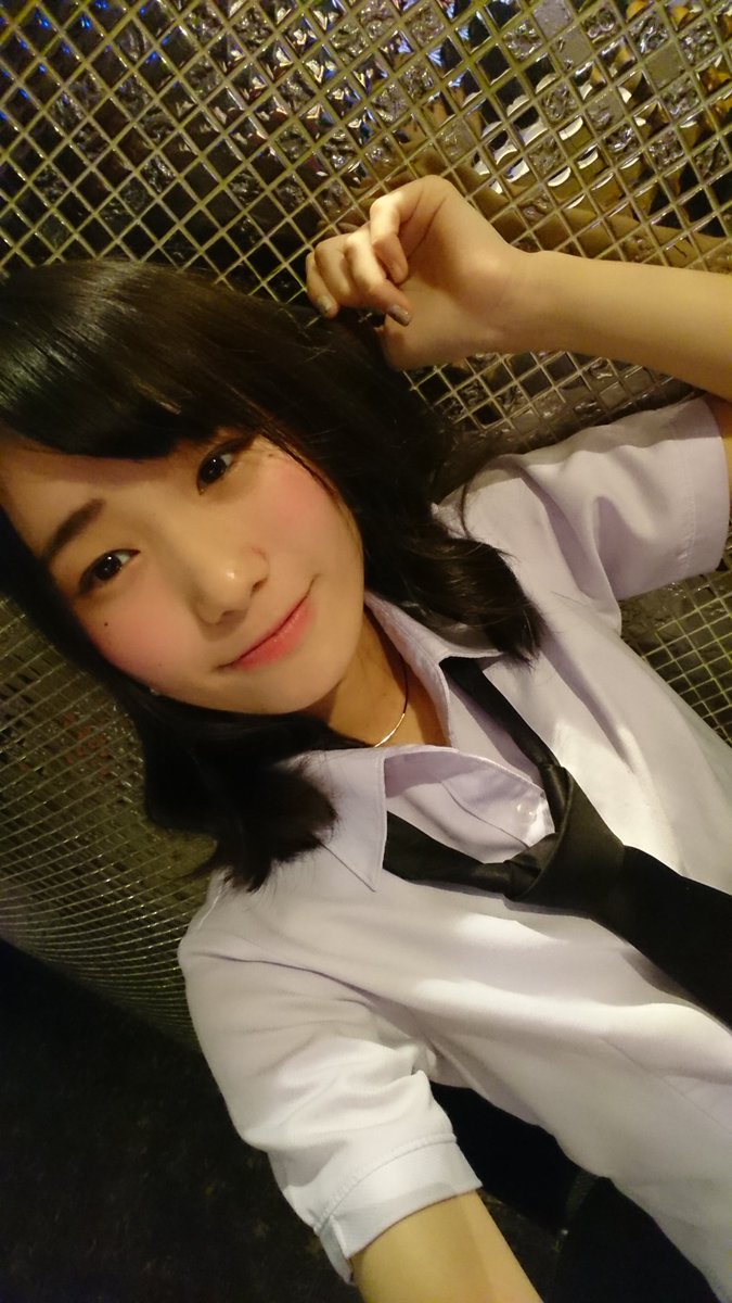 sawa_marpeko's tweet photo. 2016/12/26
B-THREE
蝶と薔薇
前物販だけでしたかパピロジェには年末の挨拶できてよかったです!
#SAORI
#RUMIKA
#NIIMA
#SHION https://t.co/5GNu9qIoEn