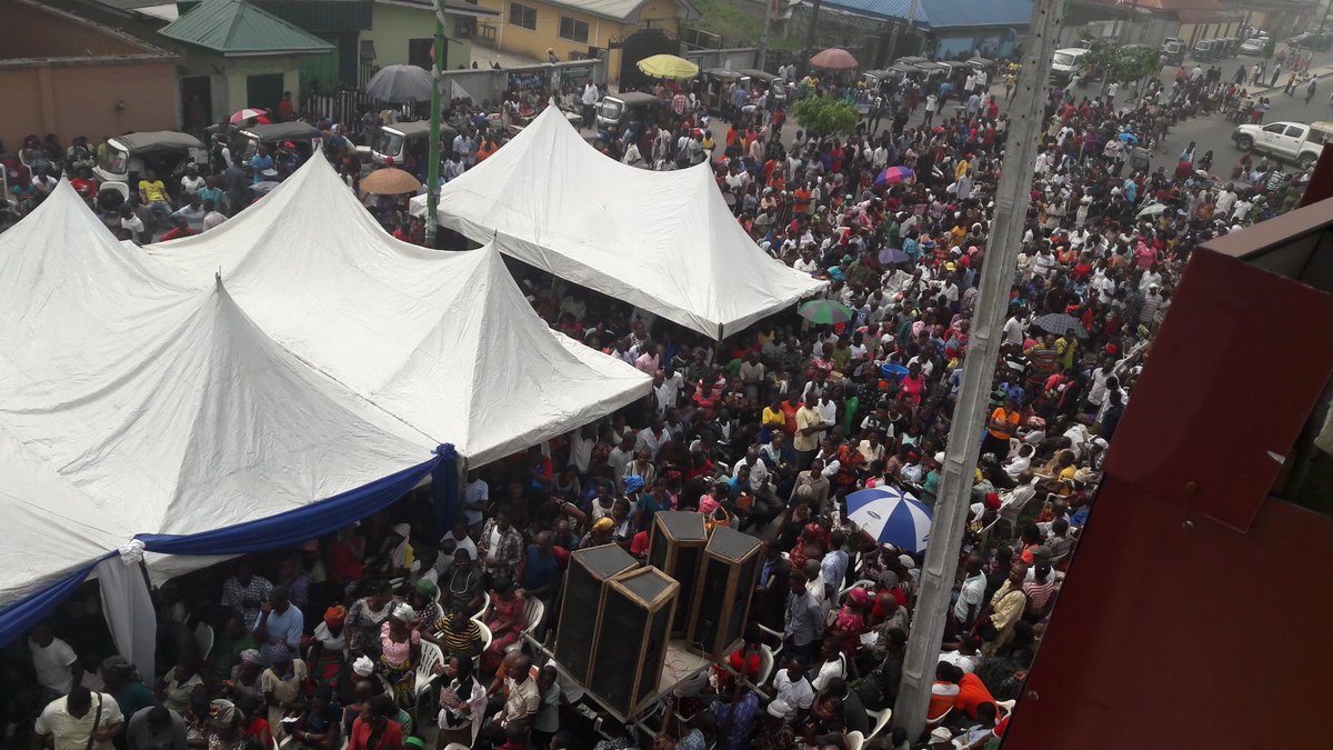 wlbcigc's tweet photo. Large crowd witnessing the Christmas largesse by Papa & Mama Oritsejafor
#PovertyReduction2016 #OritsejaforGiveaway https://t.co/lrKHakqeDx
