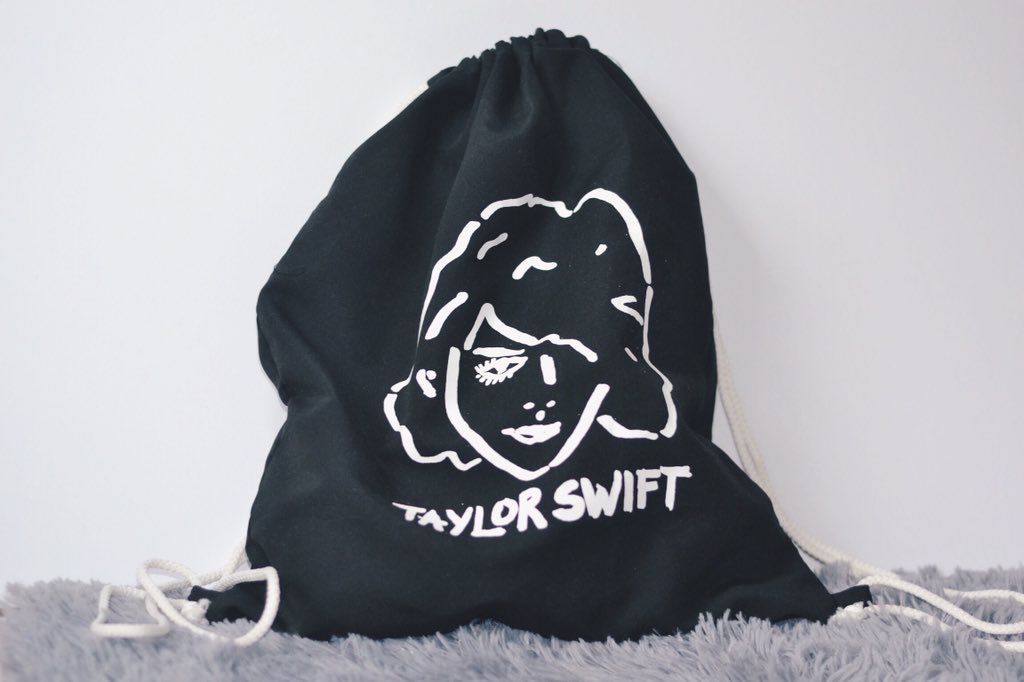 DaleSwifty's tweet photo. Celebrate holidays with #DaleSwiftyCollection ✨
Shop at https://t.co/KPmSwimrIs 🦄 https://t.co/IY9IzHmbpR