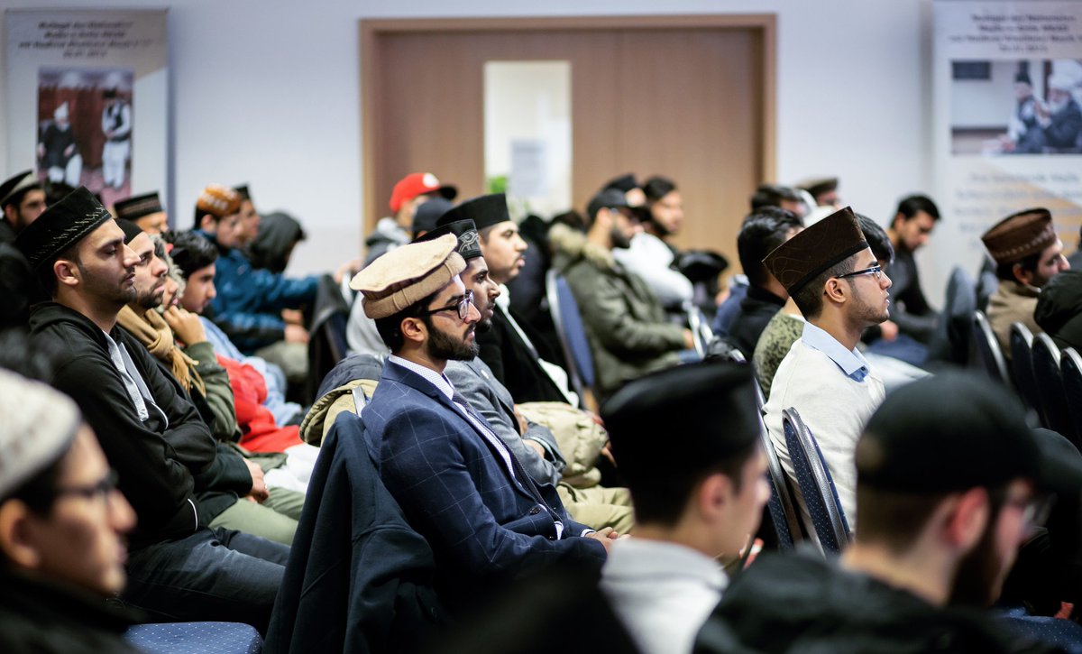 KhuddamDE's tweet photo. Das #NTS2016 neigt sich dem Ende zu. Nun beginnt die Abschlusszeremonie. https://t.co/QmjfEP1Vd4