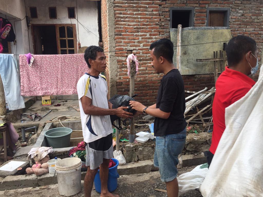 Teman-teman dari <a href="/JCI_Bima/">Mbojo e' Bianconera</a> juga sudah turun langsung memberikan bantuannya kepada pada korban banjir disana.
