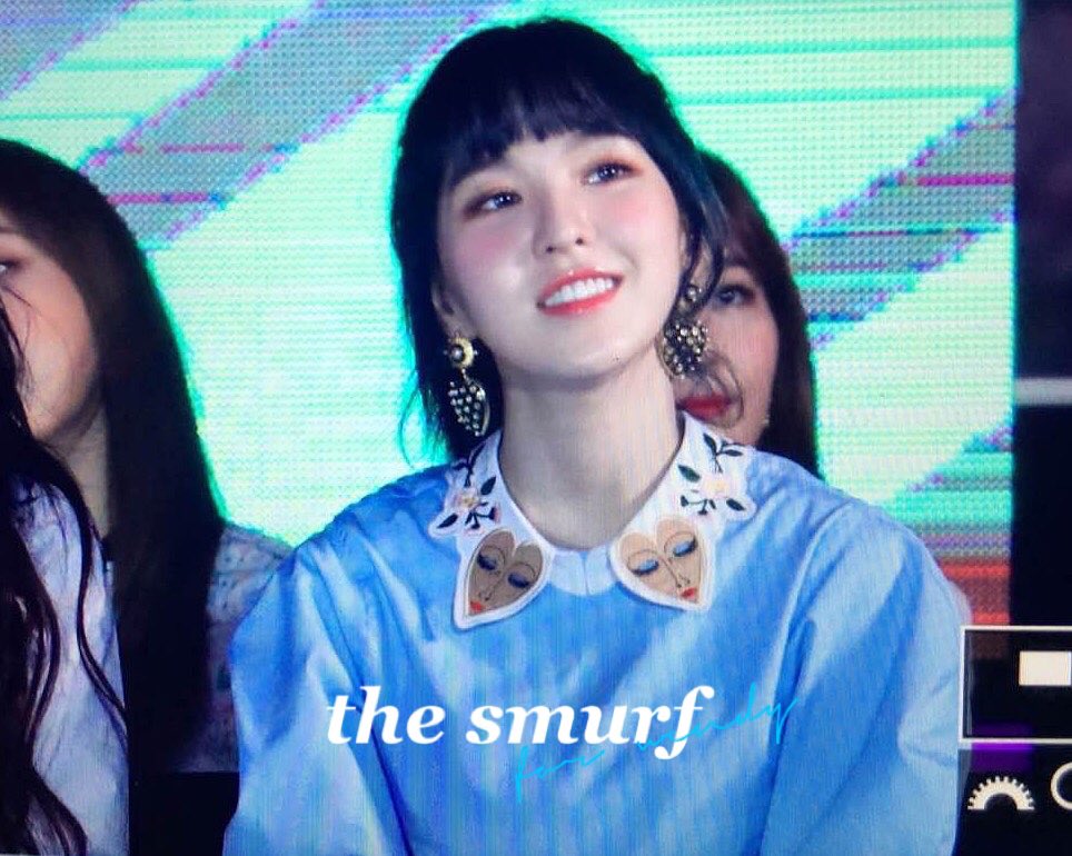 thesmurf_94's tweet photo. 161226 #웬디 ✨✨💙 https://t.co/fo7ph8eb9L