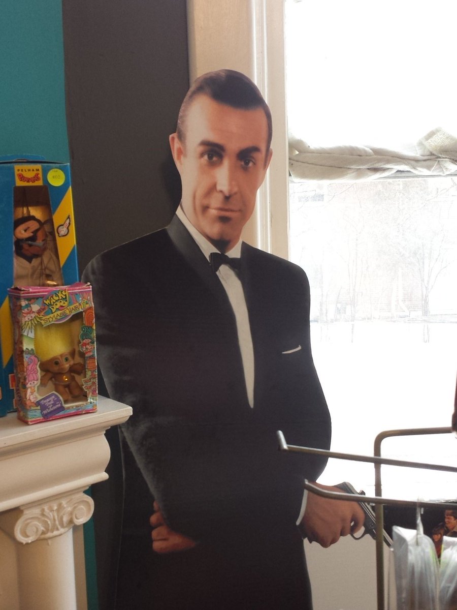 IanEscalera's tweet photo. Come visit me and Sean Connery @PlanetofStuff @Ptbo_Canada @myptbo https://t.co/34ssecHzBS