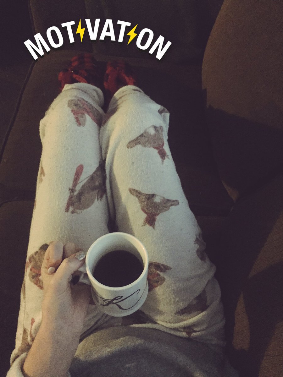 kellylaing91's tweet photo. Getting in my fuel before Boxing Day shopping madness ☕️🛍 https://t.co/cCJq40Iaea
