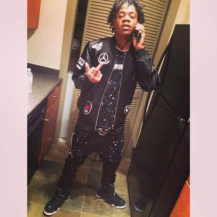 juzcallmeebee's tweet photo. #RIPJohnJohn i love you so much and you will never be forgotten ๐๐ผ๐ข๐ข https://t.co/sfTVURgCXD