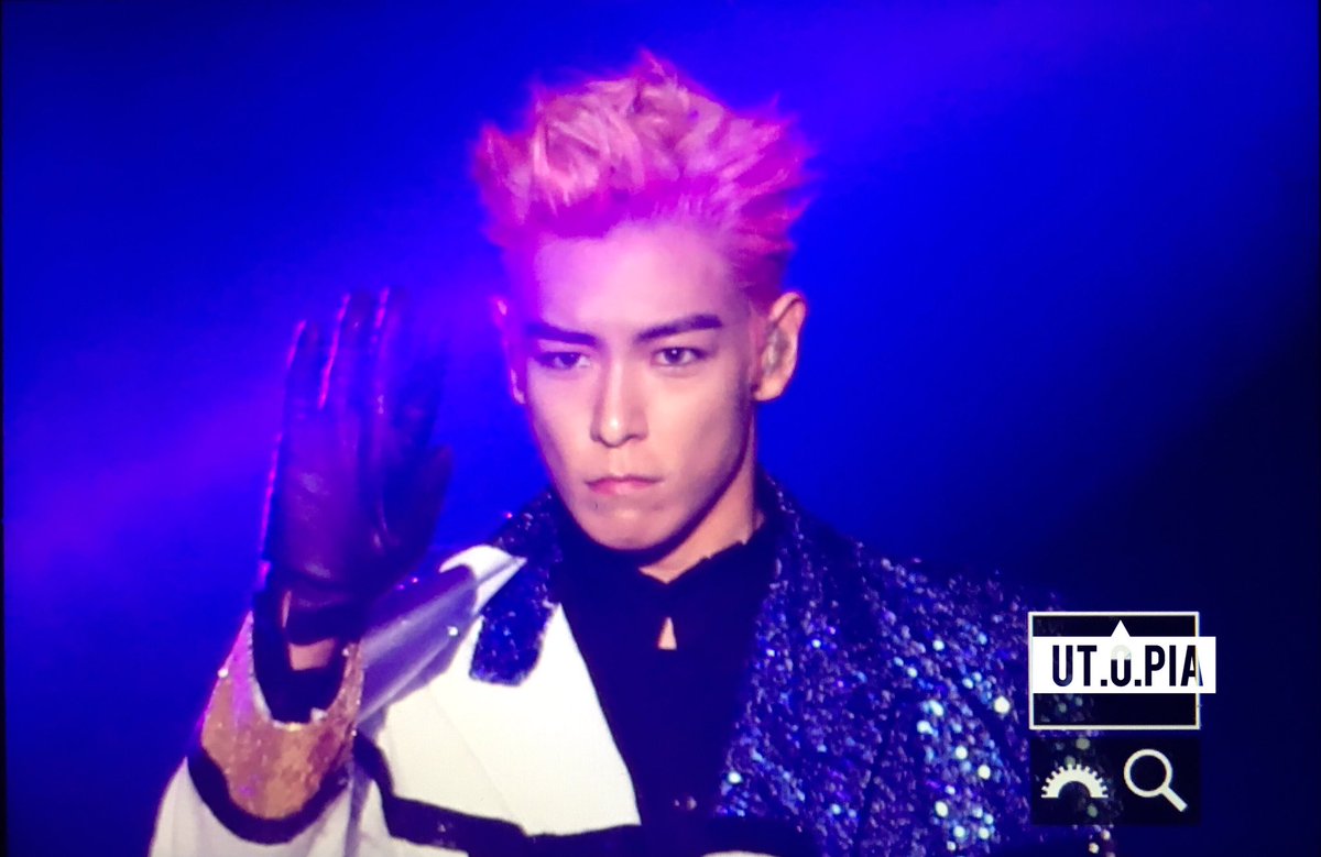 utopia_871104's tweet photo. 161226 SBS #가요대전
티티티오피✨

#탑 #TOP #최승현 #UTOP https://t.co/fDNA6zHHcj