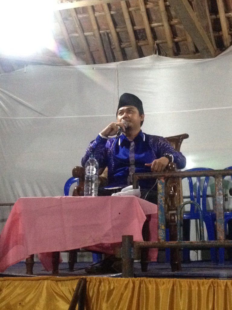 adiaffandy's tweet image. Ustadznya ganteng,,,,,,heheeee