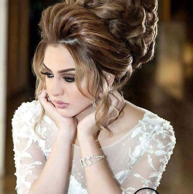 ادري ليا من ضاق يدخل حسابي
ويدري اني انا دايم اتابع ظهوره

يقراء القصيد اللي يترجم عذابي
وانا اكتفي با العرض لا حط صوره
جنابيه يعني 👑