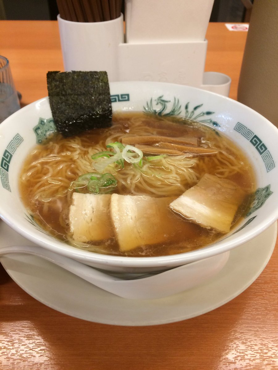 げんばる Su Twitter 夜ご飯は日高屋さんで頂きました 例によって大盛りチャーハンを注文 やはり チェーン店には限界があるのか 不味いわけではないのですが 多くの店でチャーハンを食べた身としては物足りない気も 日高屋 ラーメン大盛り チャーハン