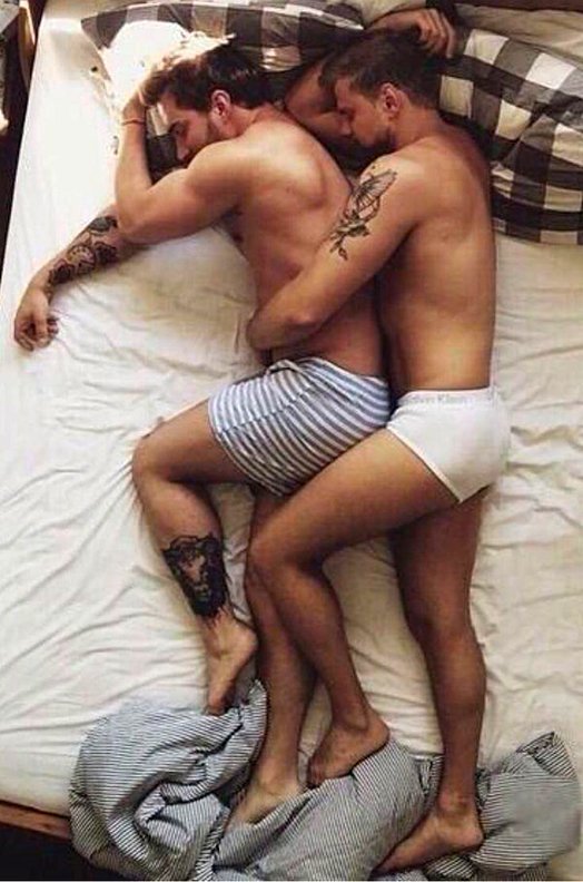 vglapp's tweet photo. Lookin' for #brocuddle? Look no further 👉 https://t.co/2WyEMMNxpI #bromo #gaybros #bromance #gaybriefs #gaychat #gaysexy #sexymen #teamgay https://t.co/k4PnTWWmCd