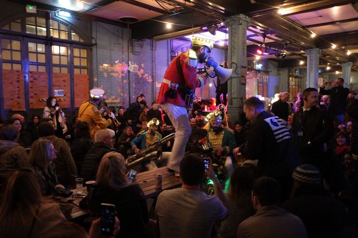 Book a booth in our stunning Winter Diner, with a bottle of Prosecco included, for just £15!

Email > hayley@elementalevents.com