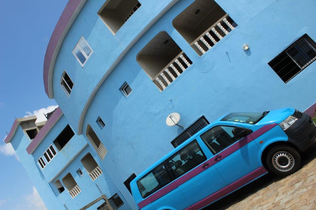 HotelAmoukadi's tweet photo. Pour vous alléger le déplacement, nous mettons à votre disposition le bus pour l'allée-retour pour 1500 fcfa
Merci de réserver au 91814170 https://t.co/dDrmTNdv7a