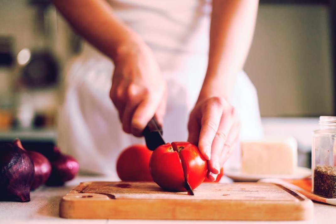 CincyRefined's tweet photo. Let's raise our fork to this... "Findlay Kitchen Is Make Culinary Dreams Come True" https://t.co/owLATpeEjp cc: @FindlayKitchen https://t.co/4YO7VB8OEx