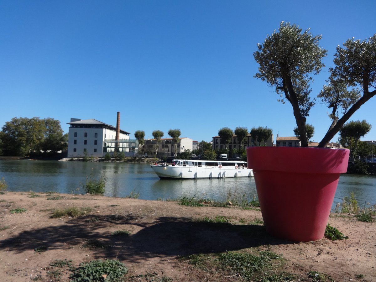Capdagdehotel's tweet photo. #Visit #Agde great little town lots history then head down to #Capdagde for #berach and #Marina #Holiday. https://t.co/gBliTZx9Us