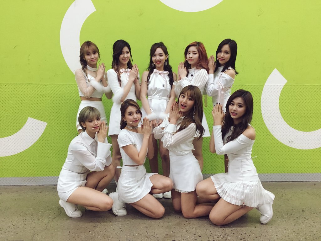 [트와이스] 가요대전 트둥이들+24시간팀 단체샷 | 인스티즈