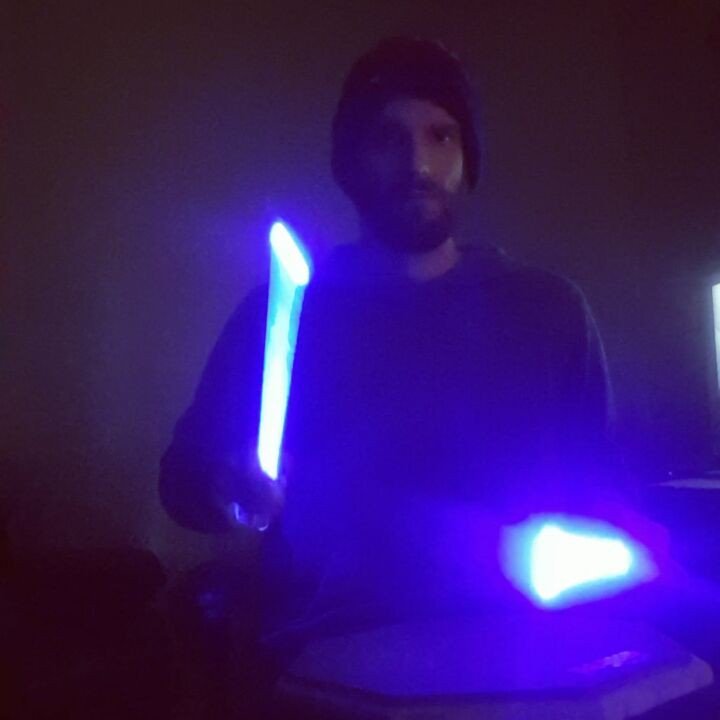 BeardedBeatsTV's tweet photo. These light up sticks are too much fun! 😀 Thanks @steelcitycanada and @acuragirlbd #drumsticks #lightup #glowsticks… https://t.co/9o9PaRuque