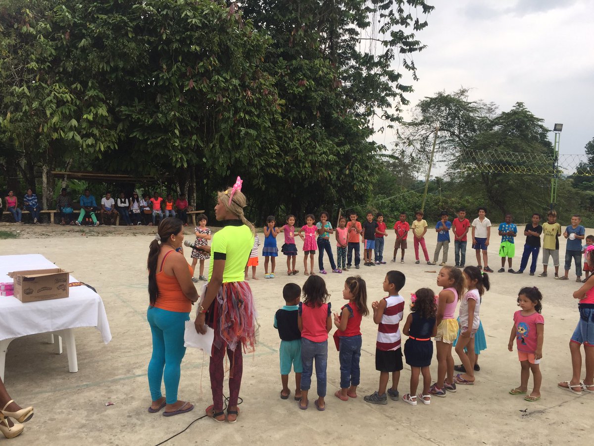MsolidariViche's tweet photo. Visitas  y tarde navideña en el Recinto El Salvador.

Tod@s Somos Manos Solidarias. https://t.co/6ClRuIRJ82