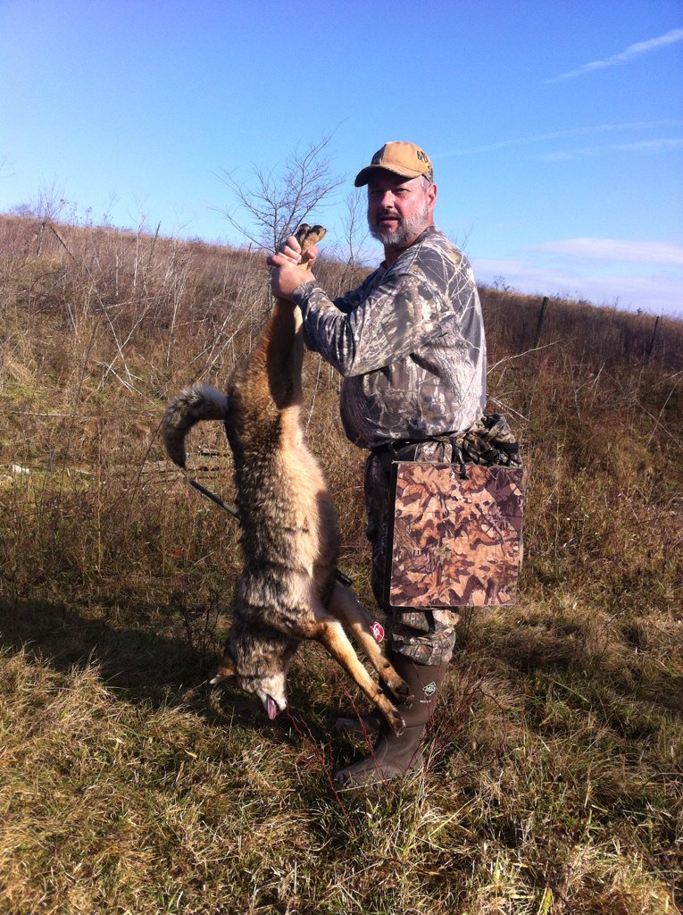 kypredtrpak's tweet photo. Anthony dropped this big male this morn, probably one of the bigger yotes we've taken. @SavageArms @FOXPROInc https://t.co/zgiiVKYvth