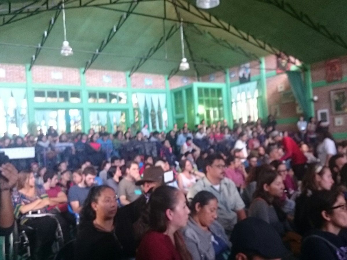 SubVersionesAAC's tweet photo. C/ auditorio de CIDECI lleno, Subcomandante Insurgente Moisés inauguró el festival "L@s zapatistas y las ConCiencias por la Humanidad" #EZLN https://t.co/BW9Uv7Qmmj