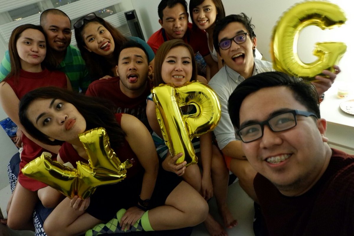 euniceubalubao's tweet photo. Complete cast with plus ones. ❤🙌❤ #WPG2016 #HighschoolBarkada https://t.co/C77FcediGZ