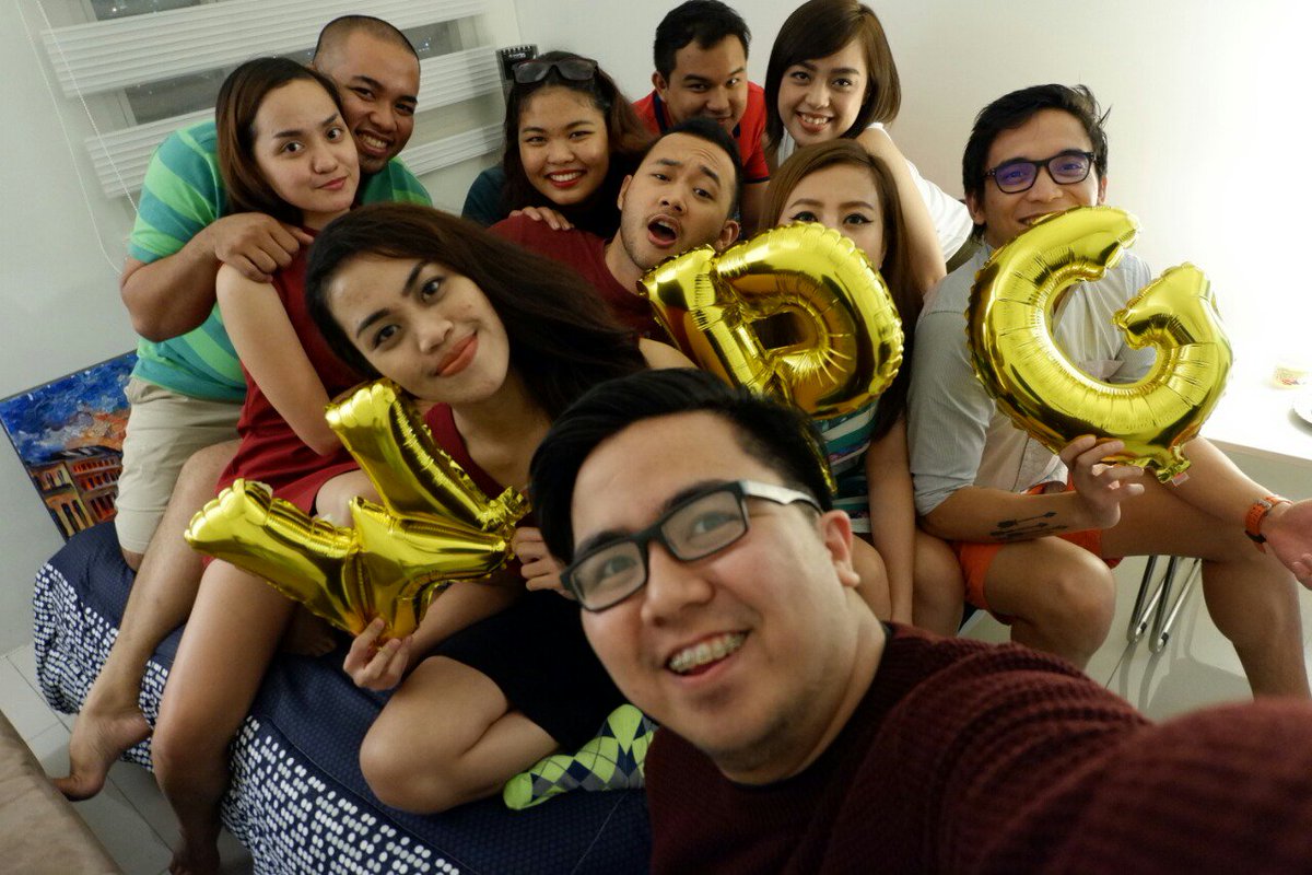 euniceubalubao's tweet photo. Complete cast with plus ones. ❤🙌❤ #WPG2016 #HighschoolBarkada https://t.co/C77FcediGZ