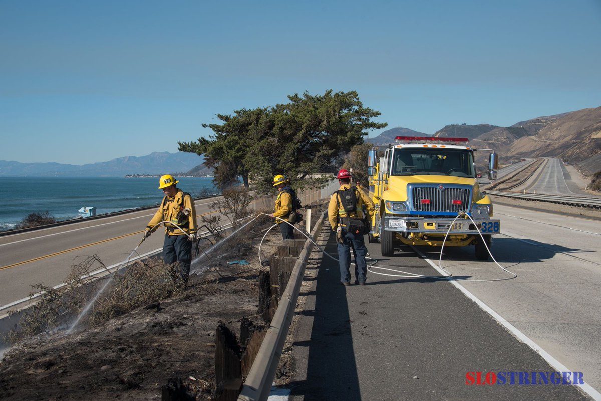 SLOStringer's tweet photo. 1 year today #VenturaCounty had crazy #SolimarFire - closed #Highway101 12+ hours. @VCFD lead agency saved lives & homes. 1400 acres. https://t.co/0vta4SrMPZ