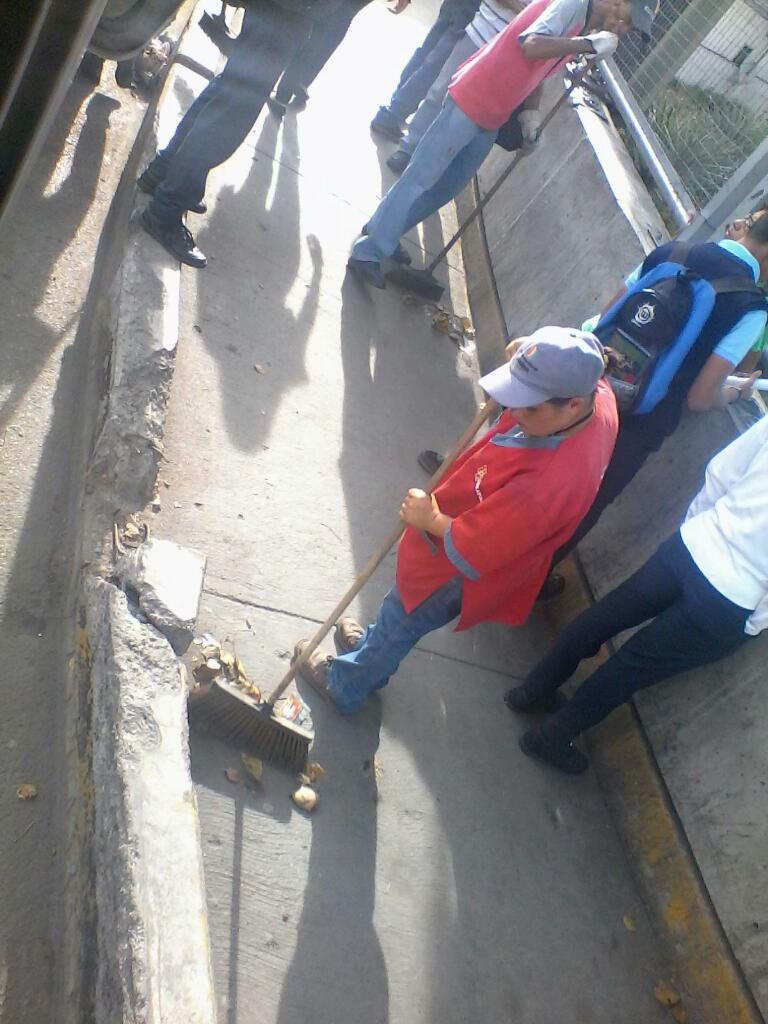 romina15govia's tweet photo. Parte de la gestión de @garcesfrancisco que tanto nos agrada. Manteniendo una ciudad limpia. @AlcaGuaicaipuro https://t.co/QUD81G7Zs4
