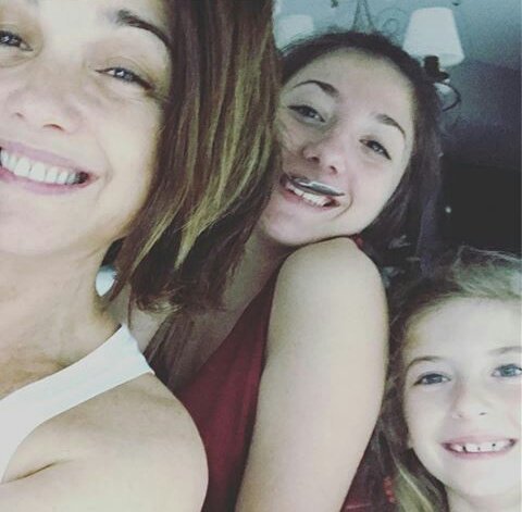 alwaysArita's tweet photo. Tarde de domingo con sus sobrinas ❤ #Frany #Donna @araceli_g https://t.co/cMXCoxtIvT