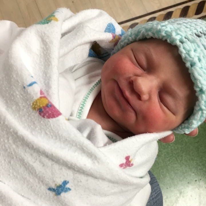 AirBarTweets's tweet photo. 💜AIRBAR baby!💜Congratulations to our super stylist Jessika Lyn Siefker on the birth of her beautiful daughter, Grac… https://t.co/giQ4mXh0B7