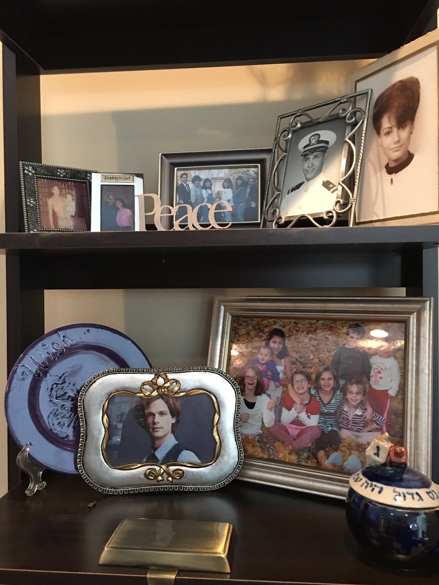 CAndersonGL2's tweet image. My teenage girls really want you in our family. You're now part of our family photos. If you're ever in MN plz come visit! @GUBLERNATION
