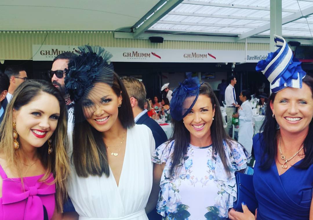 FunFascinators's tweet image. Join in the fun!! The girls enjoying a day out @Ellerslie_Races  for #boxingdayraces. #greatfood #greatwine  #greatcompany
