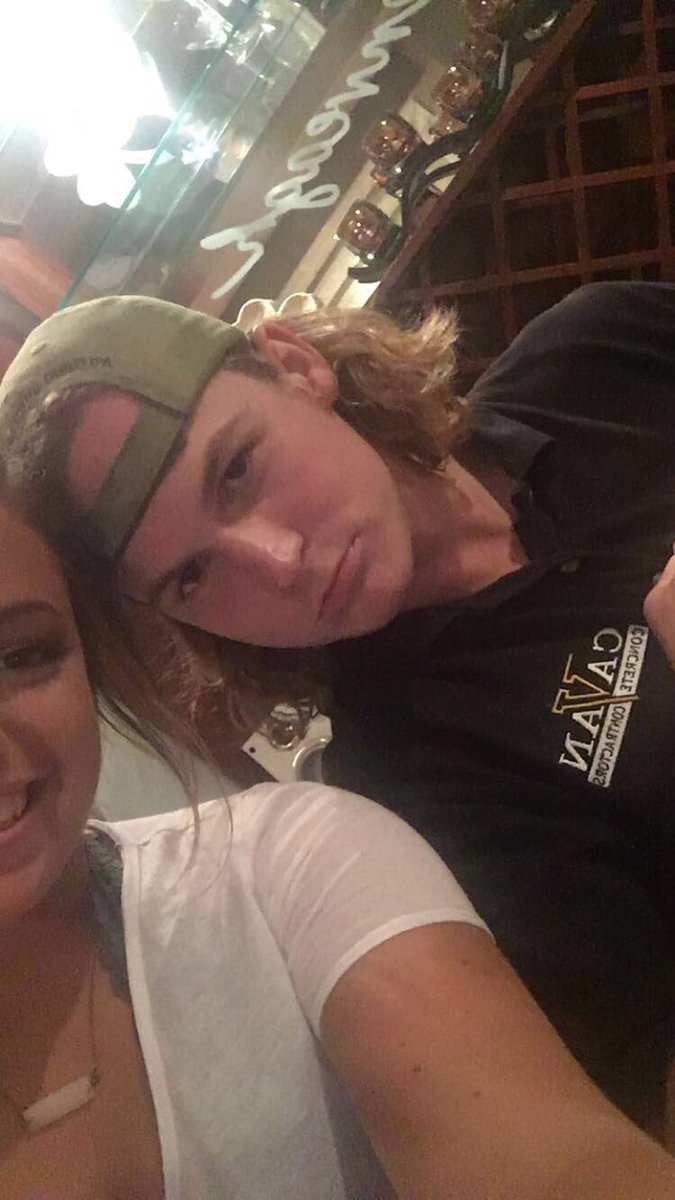 MikaylaMcCune_'s tweet photo. happy bdayyy buddy, hope it's a good one💗💗 #darttime @_matt_mulligan_ https://t.co/VitOw6BpW8