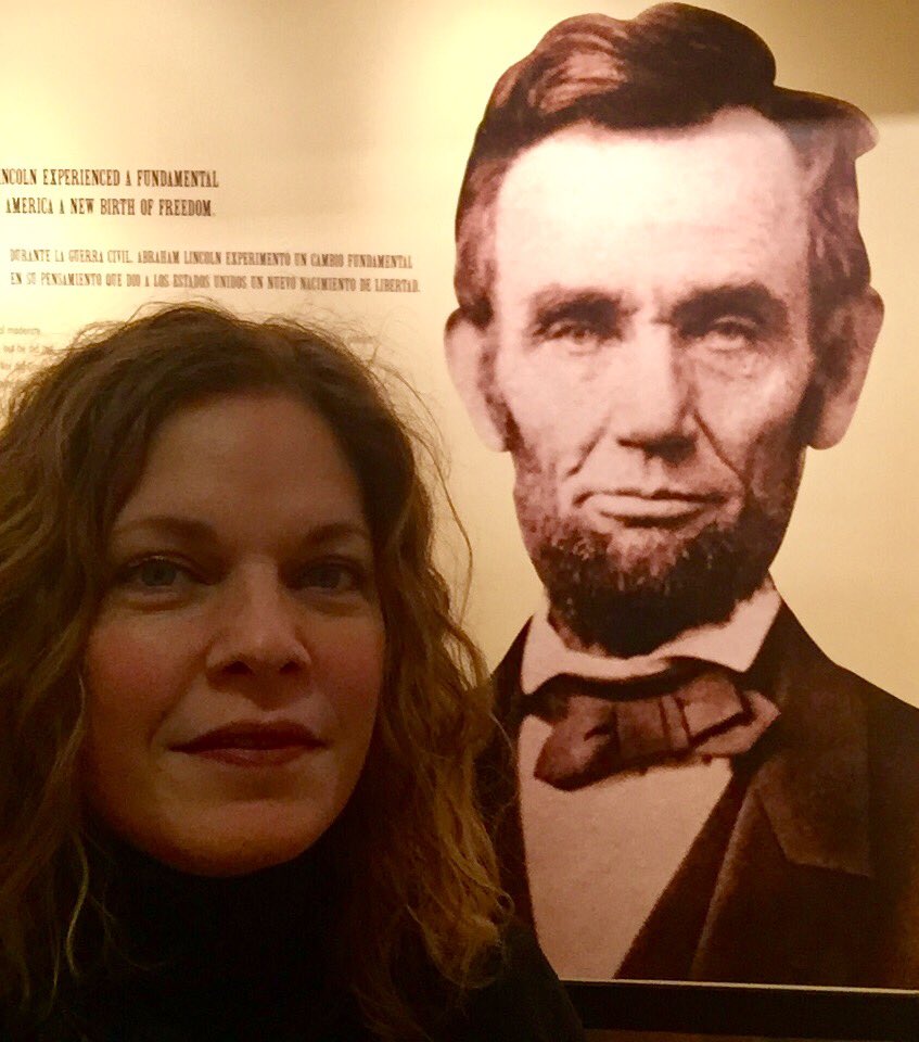 DonJean616's tweet photo. Abe Day!!!  @ChicagoMuseum #UndyingWords https://t.co/2iklXcXaH2