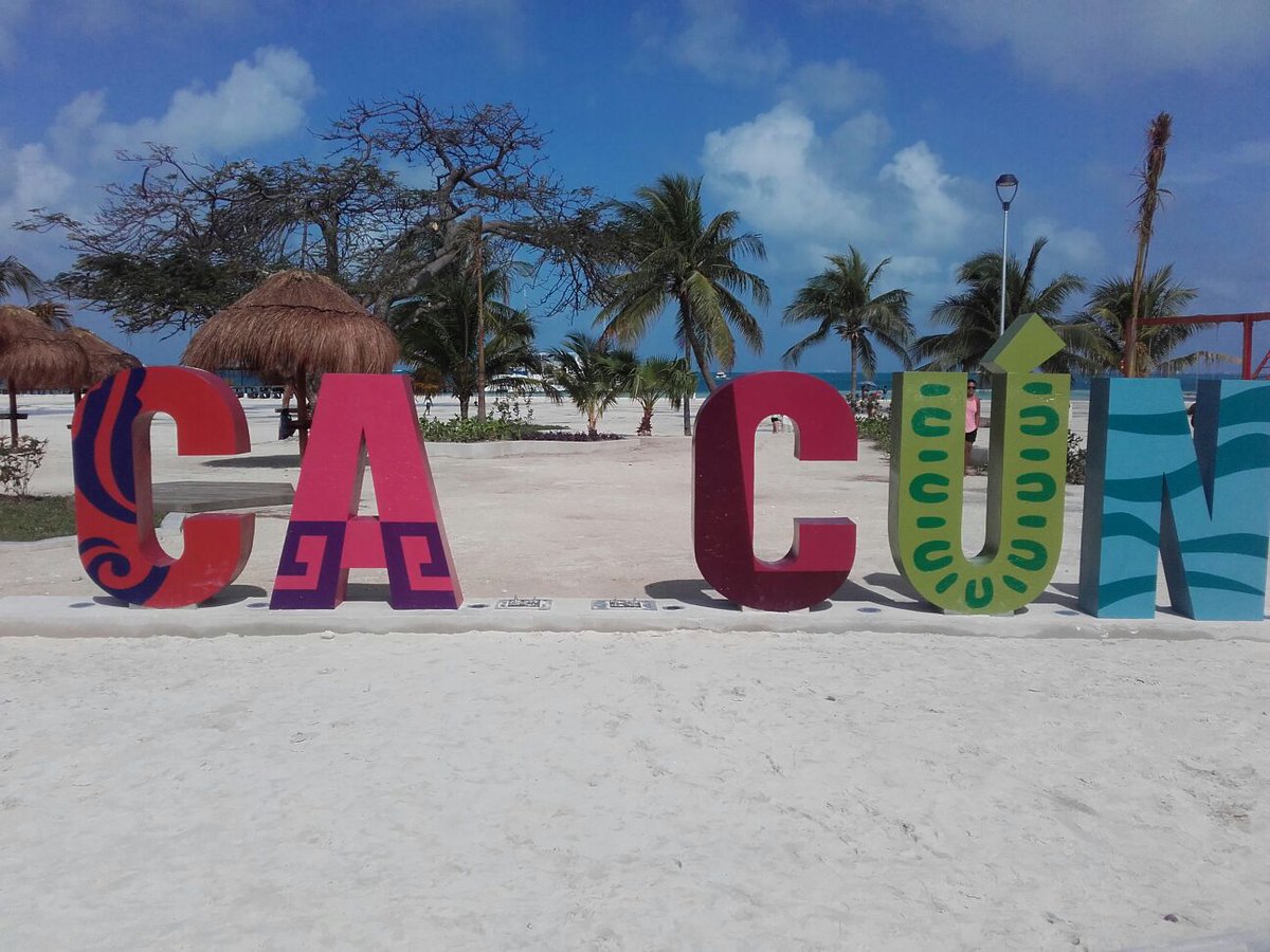 msalinas21's tweet photo. ¿Se robaron la letra? No se pasen... #PlayaLangosta / @VivoEnCancun https://t.co/zqfvVZV4mb