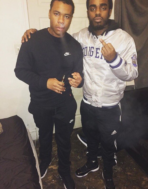 SGRah_'s tweet photo. 10yr Nigga💯 https://t.co/VHSXzUiBSO