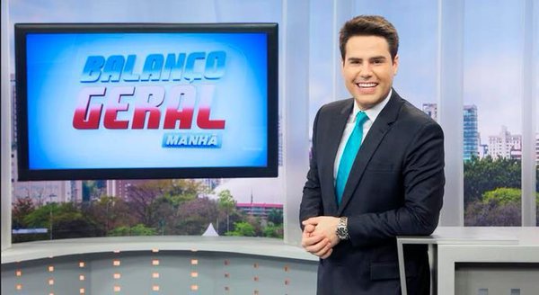 BG_Manha's tweet photo. 📱 Assista as integras do #BalançoGeral Manhã com #LuizBacci quando quiser no R7 Play 😉. Acesse https://t.co/yspbWRpo47 https://t.co/SrFGZVnjpq
