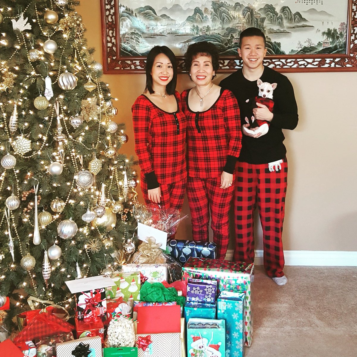 Merry Christmas from our family to yours! 😙😙