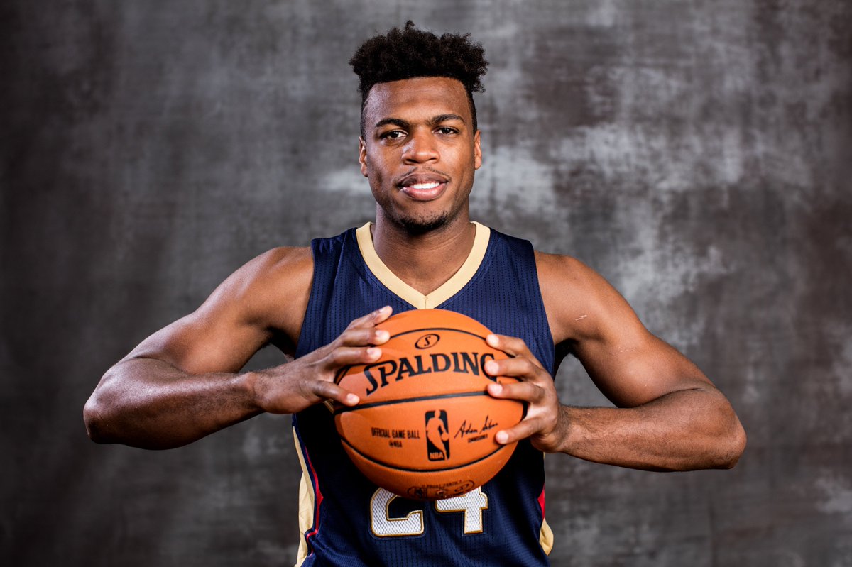 PelicansNBA's tweet photo. RT to vote for @BuddyHield !!

  #NBAVote #PelicansAllStars #242 🇧🇸 https://t.co/JbWihCOajo
