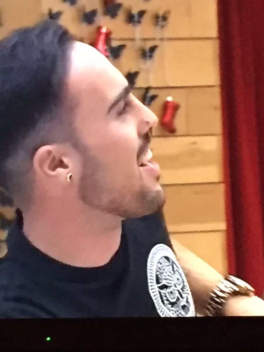 soberissimo's tweet photo. #firstdates218 Quitarte una gorra de look de anormal para sacar a la luz un pelaito de Falangipster. https://t.co/vztuUb3TSa