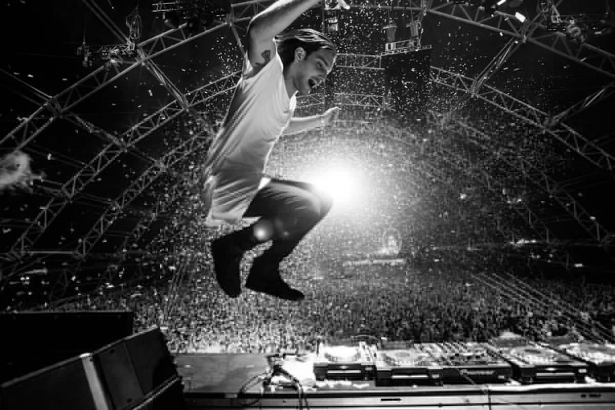en_quito's tweet photo. El DJ sueco Alesso viene a #Quito el próximo 25 de febrero del 2017. Para más información: https://t.co/Xfy4clwjBr https://t.co/OHgrsjdVlF