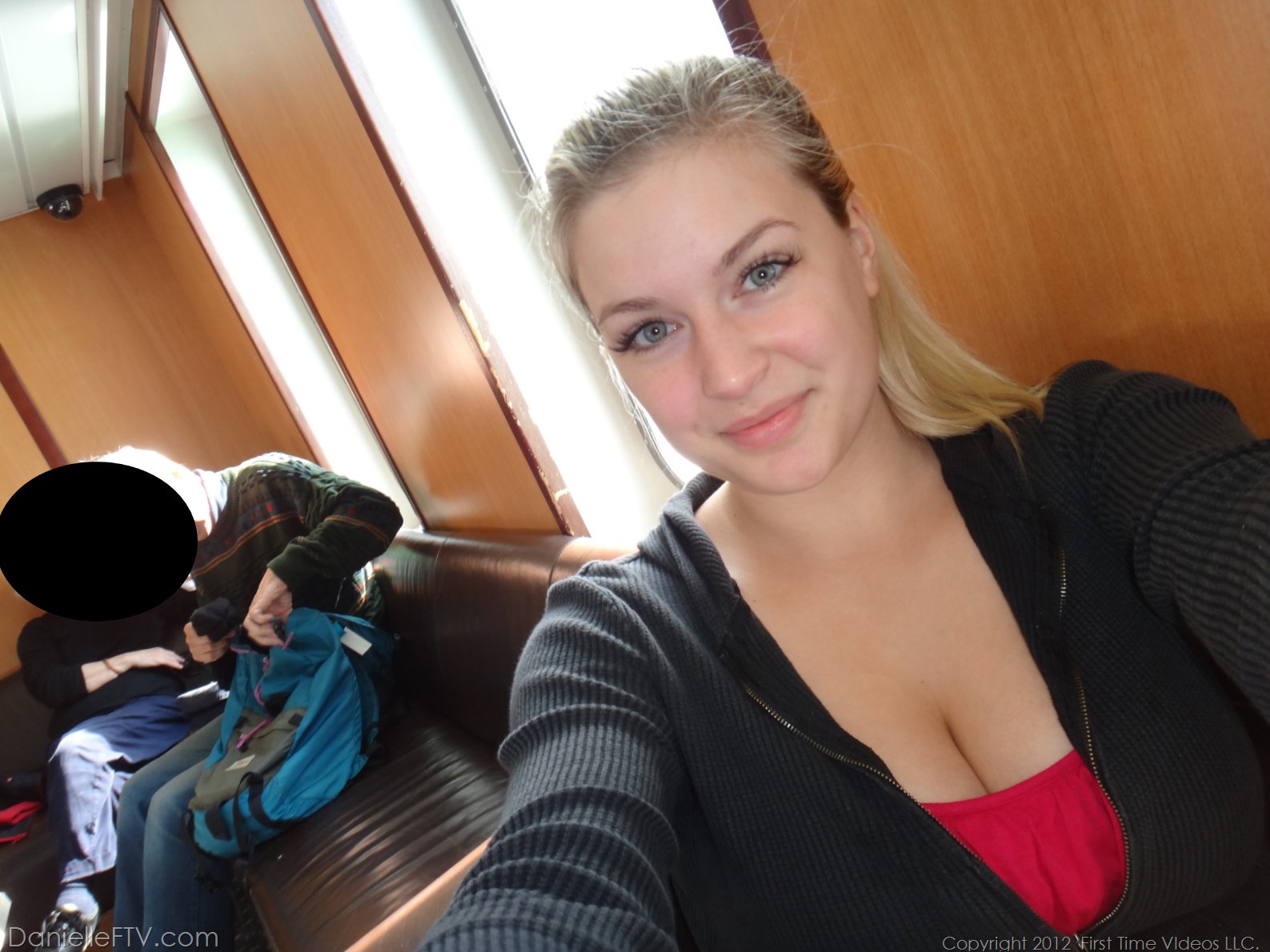 DanielleFTV on X: @Anoree @dieterkeller5 Here is the actual photo from my  candid photoset c033New Zealand '12. Taken on a ferry to the south island.  t.coPKtNCk836K  X